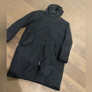 H&M Men's Black Parka with hood. Double sided zipper and pockets.